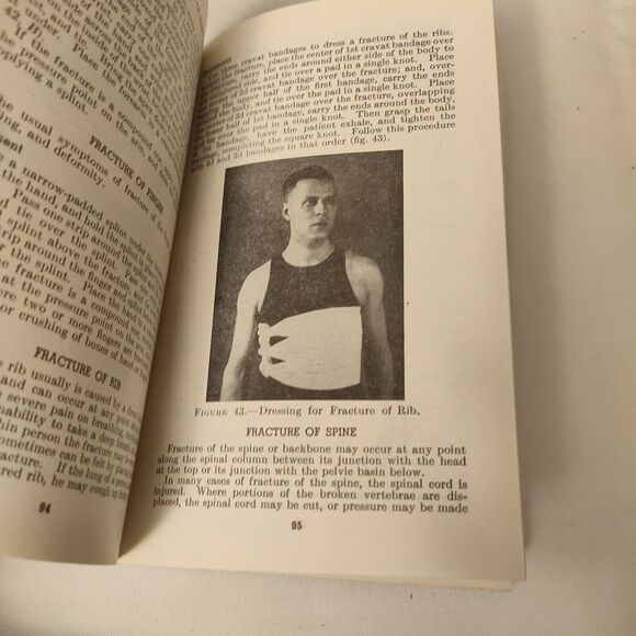 1953 FIRST AID-A BUREAU OF MINES INSTUCTION MANUAL BOOK & ARC 1940 First Aid bk - Picture 4 of 8
